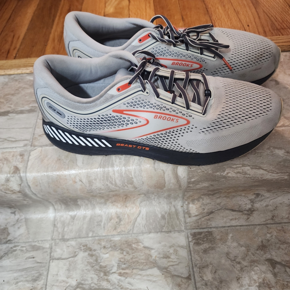 Brooks Gray and Black Running Shoes
